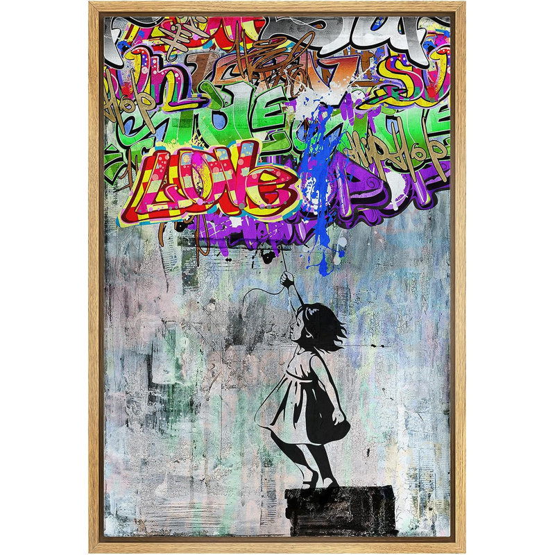 Petite fille étiquetant Banksy sur toile, H 24 po x l 16 po, Reproduction avec cadre flottant, Naturel