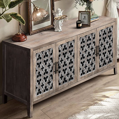 Armoire brune à quatre portes Brown