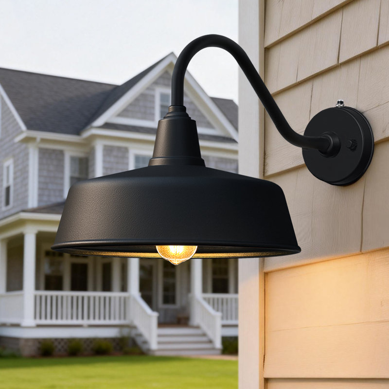 Luminaire de grange murale d'extérieur Bechard Dusk To Dawn, H 12,3 po x l 11 po x P 18 po, Une lumière