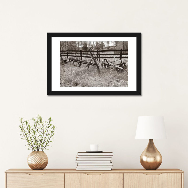 « sépia farm study iv », reproduction de photo sur toile, H 16 po x l 24 po x P 1 po, Papier d'art encadré noir, Blanc