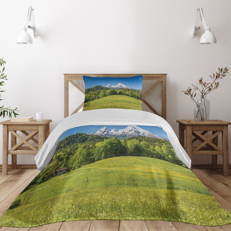 Twin White Quilted Bedspread Set with Pillow Sham