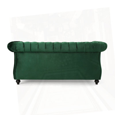 Traditional Chesterfield loveseat