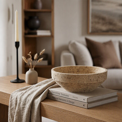 Bol décoratif en ciment côtelé de 28 x 10 cm avec une base à étages unique et une surface alvéolée pour une décoration intérieure élégante