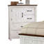 Commode transitionnelle moderne avec quatre tiroirs et une armoire, finition vieillie et poignées en métal pour un rangement élégant