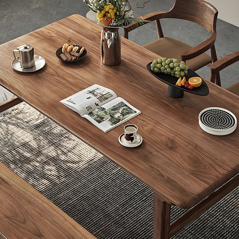 Table en noyer d'une élégance raffinée, H 29,52 po x L 86,61 po x l 35,43 po