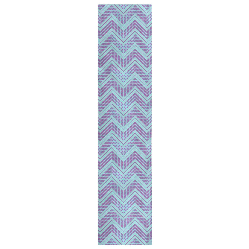 Chemin de table à chevrons à la main classic Stephenie, 16 po x 72 po, Bleu sarcelle foncé / mauve