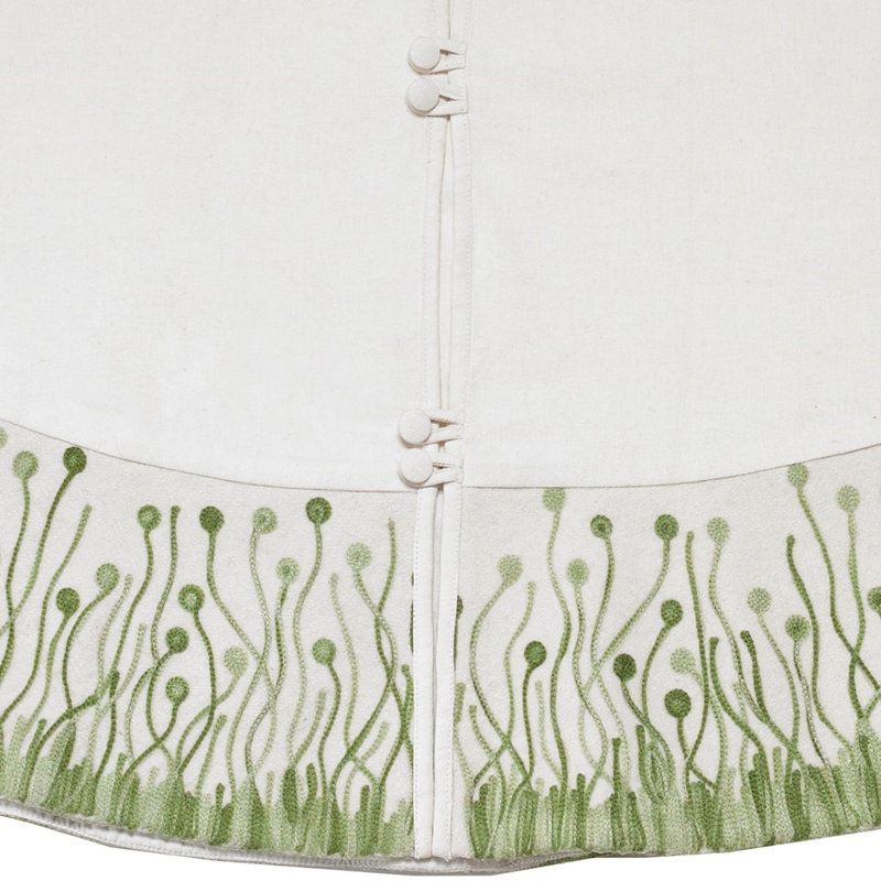 Flora Christmas Tree Skirt in Green