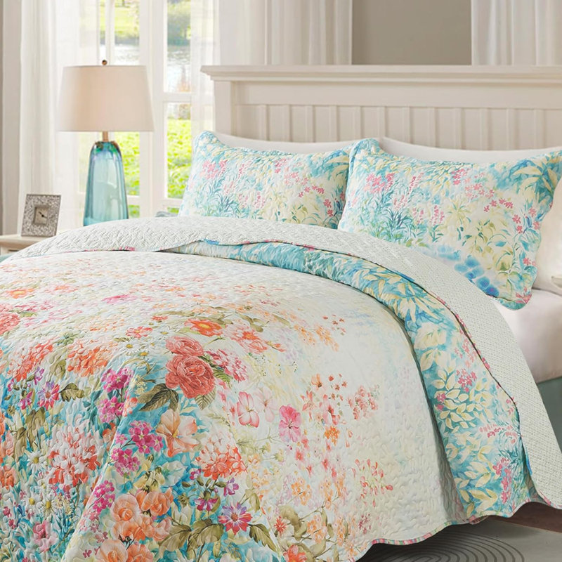 HoneiLife Queen Size 3‑Piece Dreamy Garden Pattern Quilt Bedding Set, Soft Blended‑Fabric Coverlet with Matching Pillow Shams, Champagne
