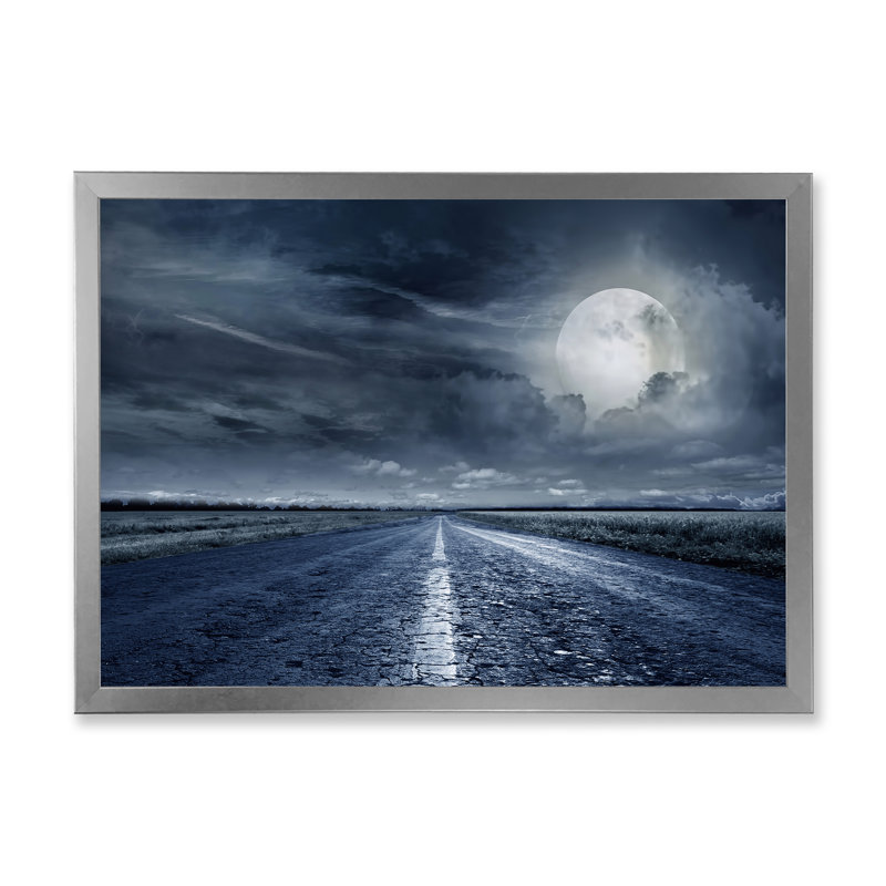 Asphalt Road Under Cloudy Full Moon II - photographie sur toile, H 16 po x l 32 po x p 1 po, Cadre photo argenté