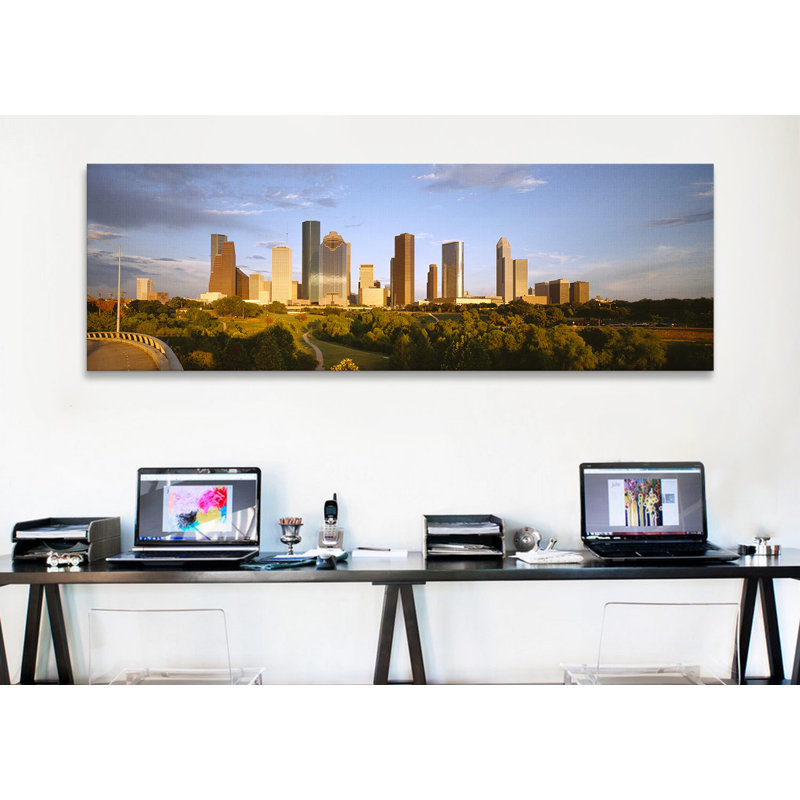 Gratte-ciel contre ciel nuageux, Houston, Texas, États-Unis par Panoramic Images - Giclée sur toile tendue, Toile tendue