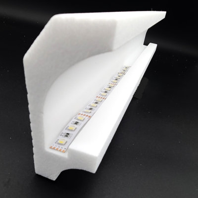 Couronne moulée H 78,75 po x l 4,25 po x P 2 po