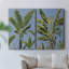 Feuilles de bananier sur toile tendue bleue I-Premium - prête à être accrochée-108968801