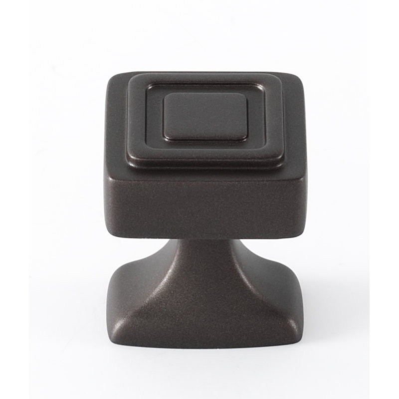 Square Knob, 1.38" H x 1.25" W x 1.25" D, Polished Brass