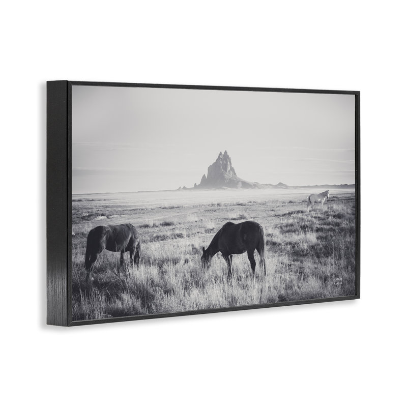 «Western Range with Horses», estampe numérique, conception de Nathan Larson, H 12 po x l 18 po, Giclée encadrée noir minuit