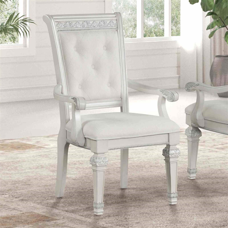 Ensemble de fauteuils 2 pièces de style traditionnel avec assise et dossier revêtus de chenille, finition ivoire pour un repas élégant