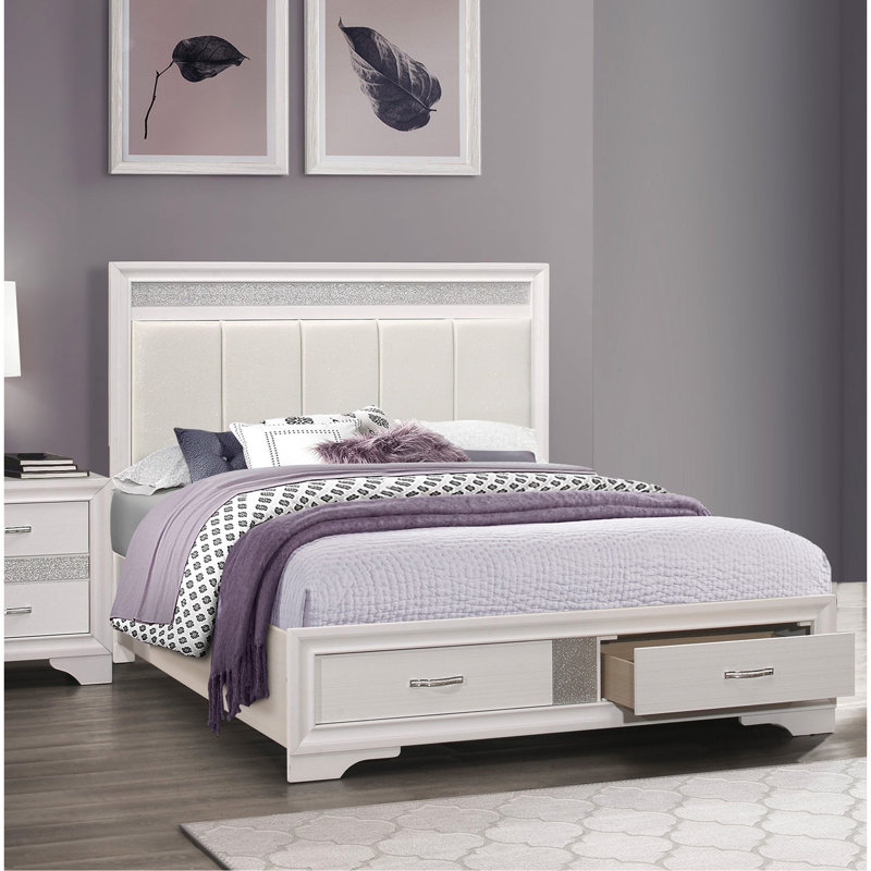 Grand lit moderne avec tête de lit tapissier en similicuir et rangement, style, finition blanche, accent de paillettes argentées, chambre à coucher avec tiroirs plateforme en bois