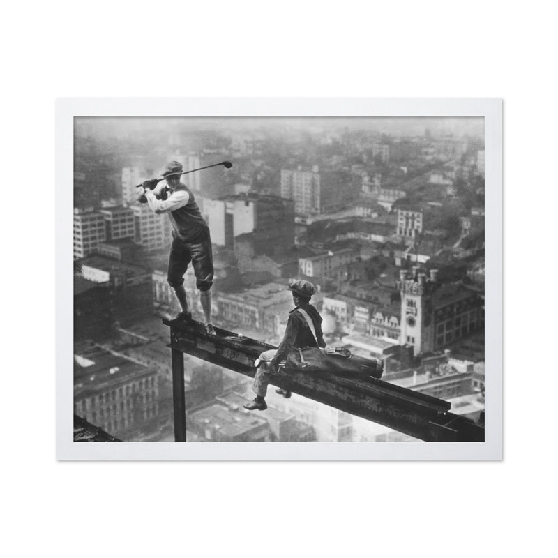 Golf sur un gratte-ciel, H 24 po x l 32 po, Affiche, Encadrement blanc