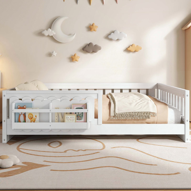 Lit plateforme double en bois avec garde-corps et tablettes de rangement, Full / Double, White, Shelves
