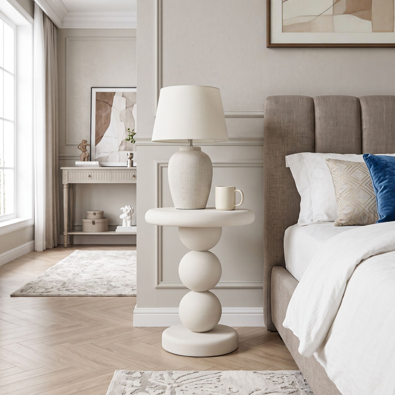 Table d'appoint ronde moderne en métal crème avec sphères empilées de 23,23 pouces