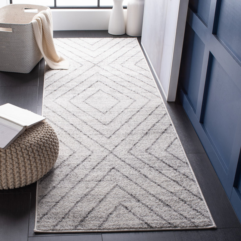 Janzen Performance Geometric Rug, Runner 2'6" x 8'