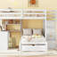 Lit superposé double au-dessus de simple avec bureau, tiroirs et tablettes pour un espace de vie compact et organisé