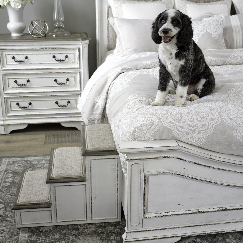 Colchester Bedroom Pet Stairs