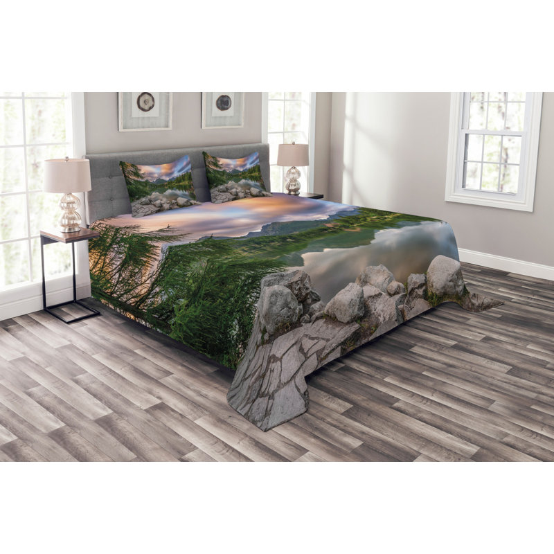 Ebern Designs Fullmer Bedspread with Pillow Shams, 220 x 264 cm