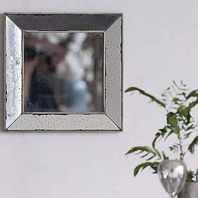 Miroir d'appoint 18 po x 18 po à finition argent vieilli, miroir mural de style traditionnel pour salon, entrée, bureau, chambre à coucher, couloir