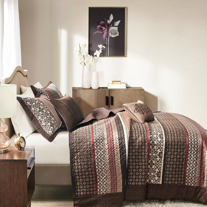 5 Piece Bedspread In Red For King - Stunning Geometric Leaf & Medallion , 100% , Solid Color Reverse Extra Luxury, Includes Bedspread, Shams, Decorative Pillows, Easy To Care Bedding Design, Enhanced
