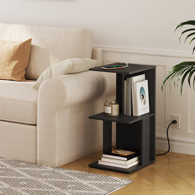 Table de bout étroite Nikaila de 24,4 po de hauteur avec station de charge et capteur à DEL, table d'appoint moderne, table de chevet, pour petits espaces, salon, chambre à coucher