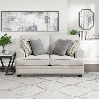 Causeuse en chenille moderne et contemporaine de 65,5 po avec garniture cloutée et coussins décoratifs Marzbed