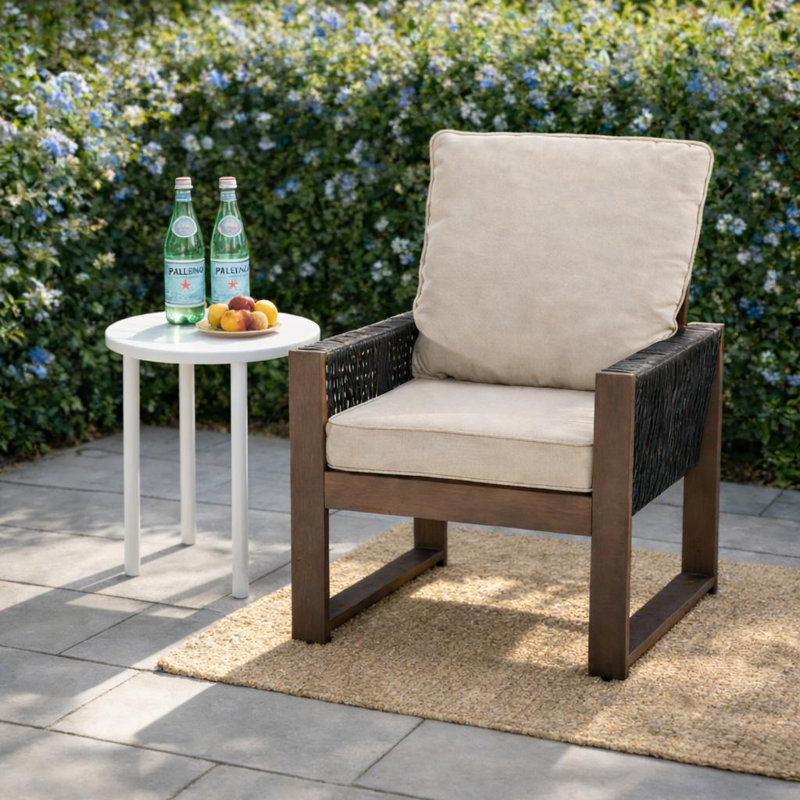 Chaise longue d'extérieur avec cadre en rotin tissé et en bois, fauteuil de patio avec coussins épais, Beige