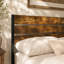 Lit plateforme industriel avec tête de lit en bois, cadre de lit en métal brun rustique et noir avec rangement sous le lit, aucun sommier nécessaire-133335578