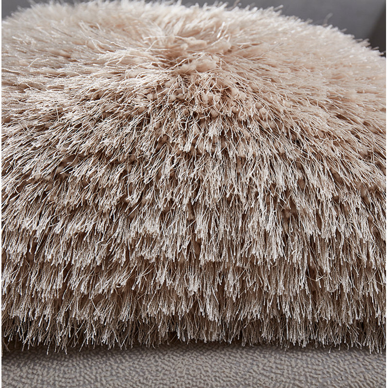  Coussin décoratif à poils longs, Beige, 18 po x 18 po, Polyester
