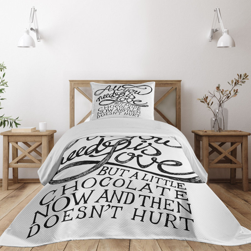 Polyester Coverlet, Queen Bedspread + 2 Shams