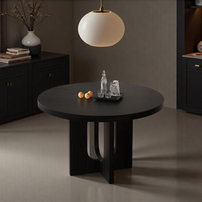 Simple Sturdy And Durable Round Dining Table
