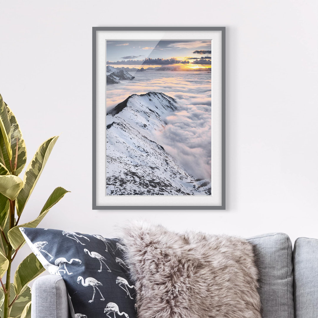 Gerahmter Fotodruck Blick über Wolken und Berge