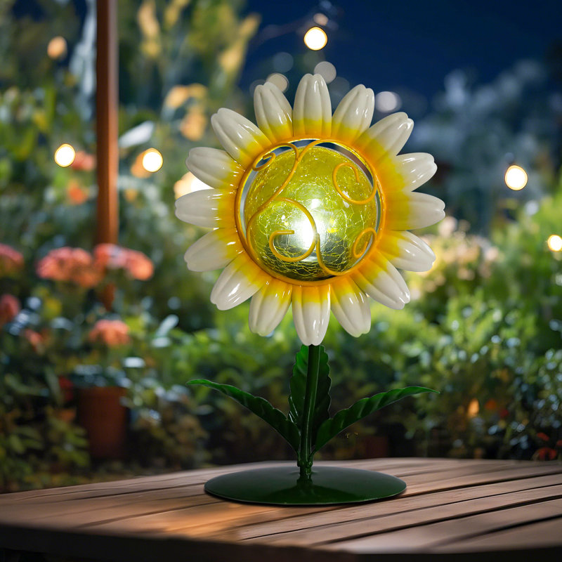 Statue solaire de jardin avec marguerite solaire