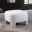 Blanc, L 28,74 po x l 28,74 po x H 18,5 po, sans assemblage, chenille douce, forme carrée arrondie, siège multi-usage, structure en bois d'eucalyptus, assise de taille moyenne, revêtement en chenille, design moderne