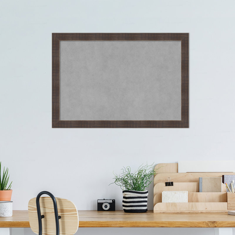 Tableau d'affichage magnétique en métal avec cadre en bois massif , 18" H x 26" W x 1" D