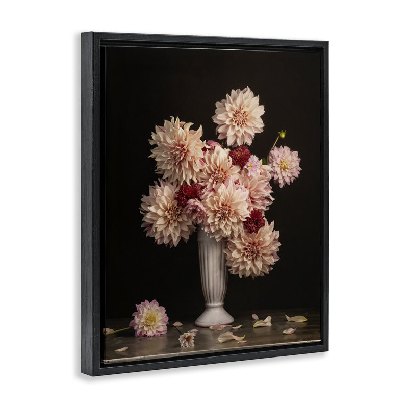 «Dahlia Magic Bouquet» par Leah McLean, Cadre flottant noir de jais, H 21 po x l 17 po