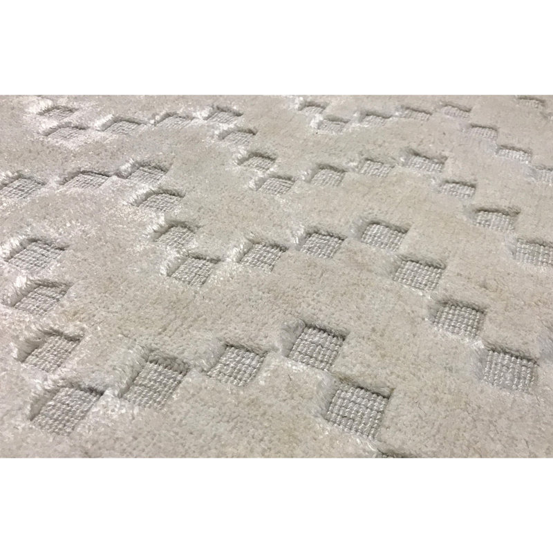 Wool Chevron Area Rug in White, Rectangle 6' x 9'