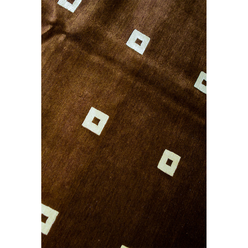 Tapis brun de haute qualité noué à la main