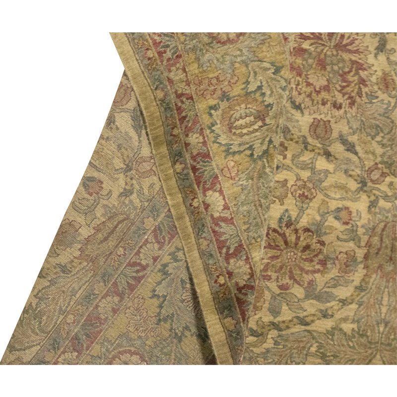 Tapis doré de haute qualité noué à la main