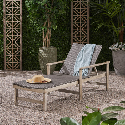 Chaise longue en rotin PE