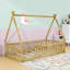 Lit simple en bois en forme de tente avec garde-corps-809074437