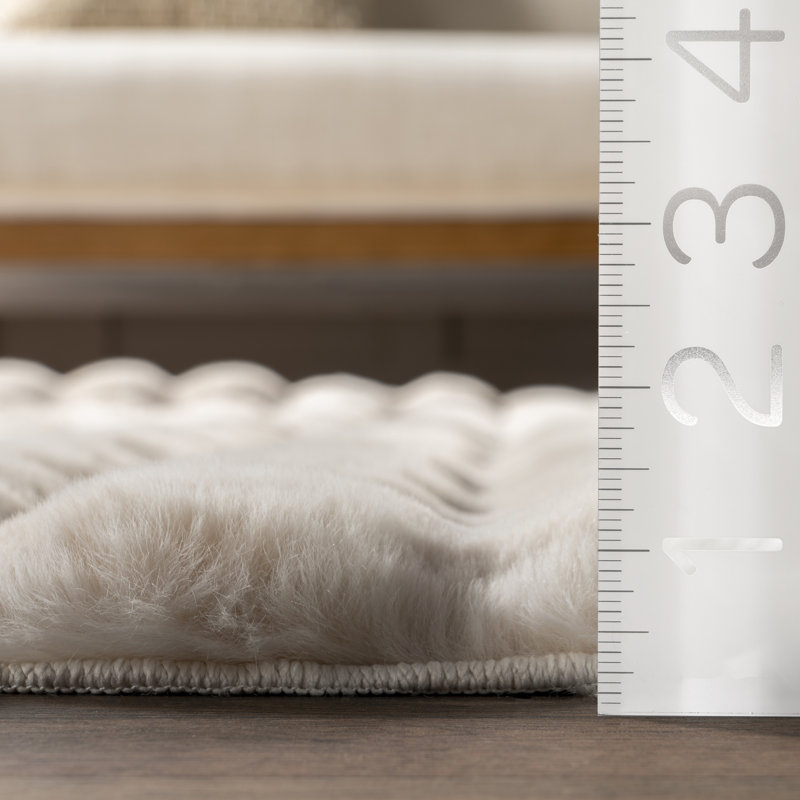 Jeni SuperiorWash Solid Faux Rabbit Machine Washable Area Rug, Round 6'