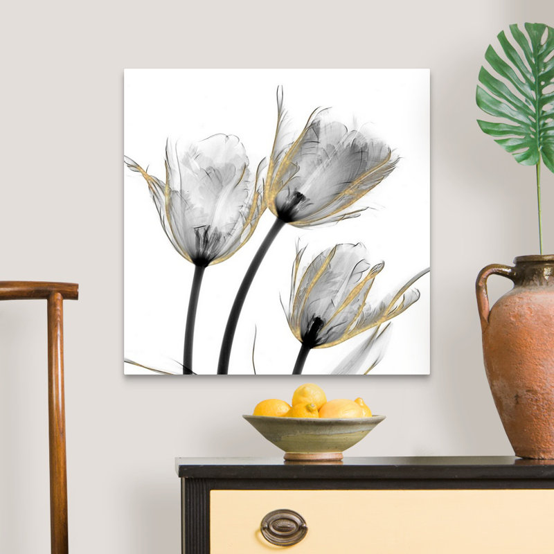 «Gold Embellished Tulips 2» par Albert Koetsier, reproduction d'art sur toile, H 24 po x l 24 po x P 1,25 po, Toile tendue