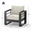 Finition de la chaise club avec coussin