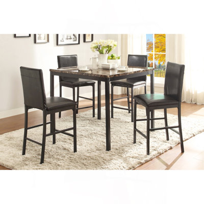 Ensemble de salle à manger à hauteur de comptoir en métal noir 5 pièces avec plateau en faux marbre et 4 chaises à hauteur de comptoir
